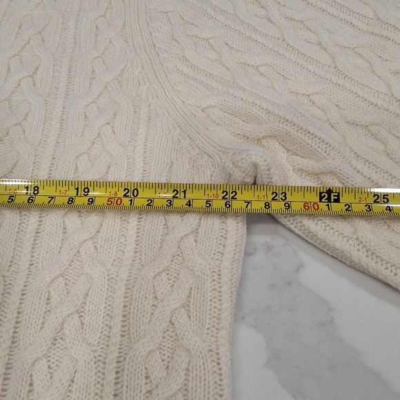 Overland~NWOT~100% Cashmere~Cream Cable Knit~Relaxed Crew Sweater~Size Large - Picture 5 of 7
